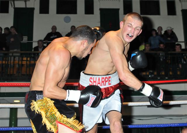 Salman v Sharpe a Phil Sharkey photo